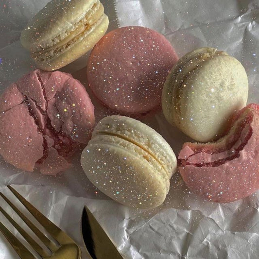 'peony + macaron + champagne' soy candle