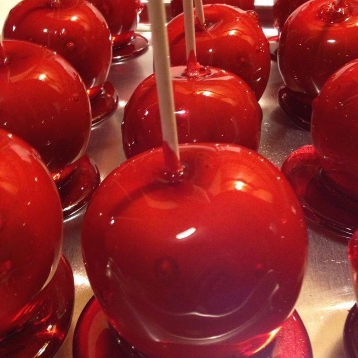 'apple butter + caramel' soy candle