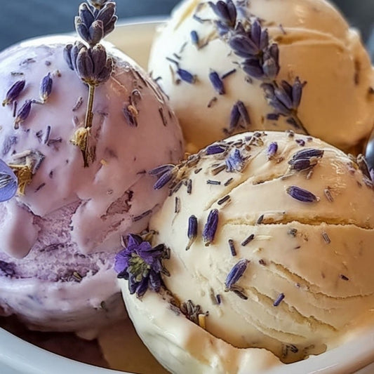 'lavender + vanilla' soy candle