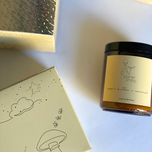 'apple butter + caramel' soy candle
