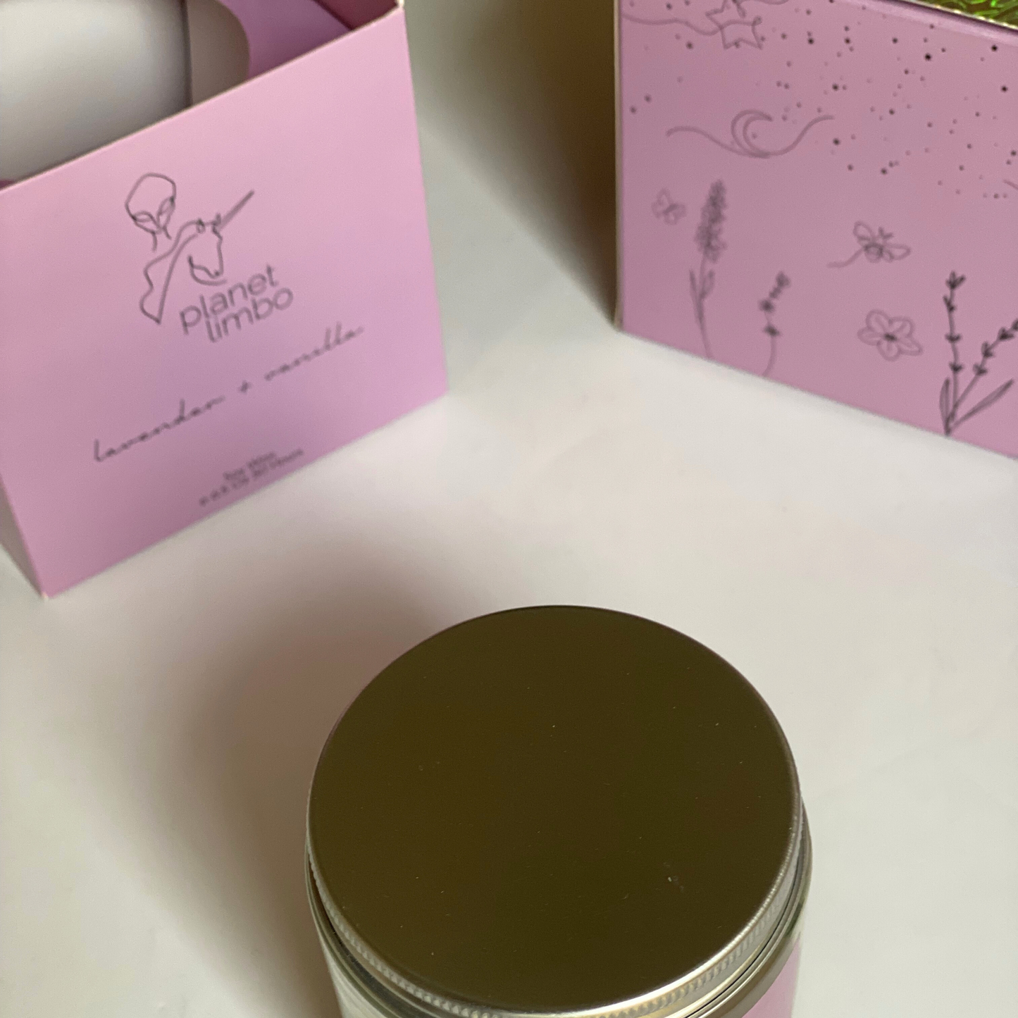 'lavender + vanilla' soy candle